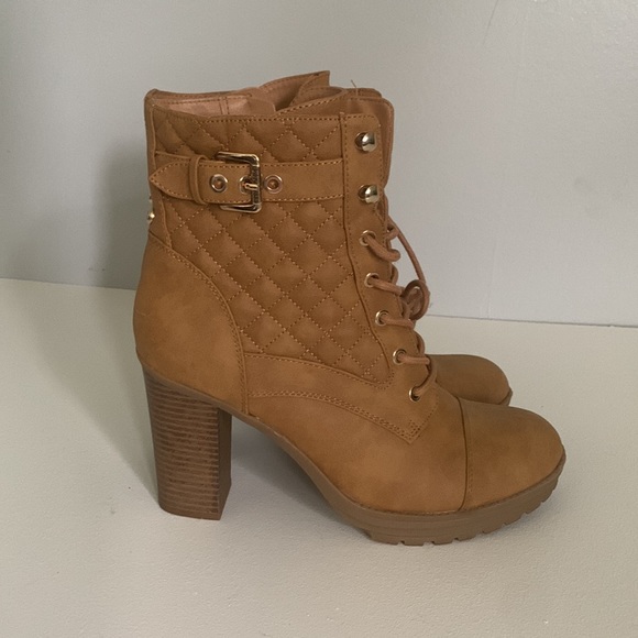 EUC GBG G by Guess Camel Quilted Leather Platform Booties Lace Up Boots - Picture 10 of 11